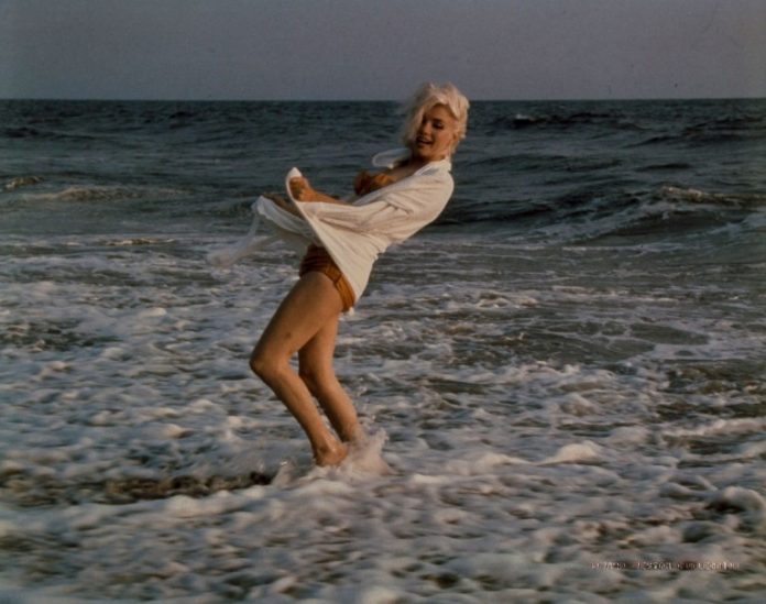 George Barris' Iconic Photographs of Marilyn Monroe Tomatoheart -3