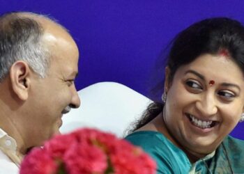 While Trolling Smriti Irani on IIT & Sanskrit Issue, Delhi's Deputy CM did something silly. Tomatoheart.com