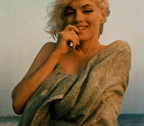 Look At These 8 Eye-arresting Images of Marilyn Monroe From Her Final Photoshoot Before Death Tomatoheart.com 9