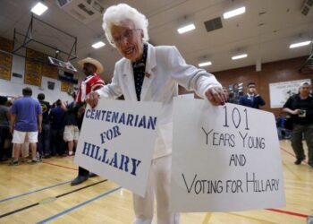 This Is How Happy Grandmas Briefly Ruled the Internet ( Related to US Elections ) Tomatoheart.com 10