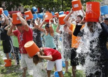 The ALS Ice Bucket Challenge Is Making Waves Again As It just funded an ALS breakthrough Tomatoheart.com 4