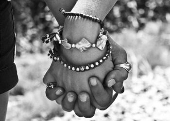 11 Things She can not Forget About Him Even after The Breakup. Tomatoheart.com 10