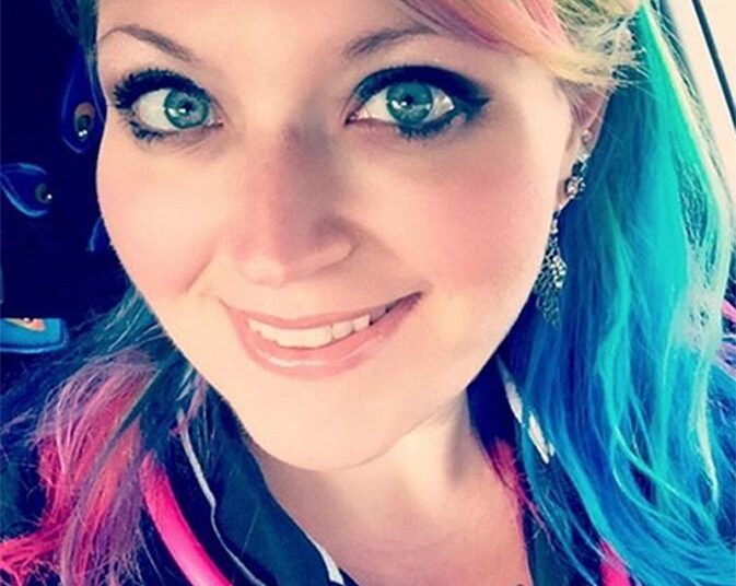 tumblr inline oakyp71J551uqurm6 1280 1 | This Nurse Has The Perfect Response To Being Criticized for Colourful Hair appealing roles | 5 This Nurse Has The Perfect Response To Being Criticized for Colourful Hair Tomatoheart.com 1