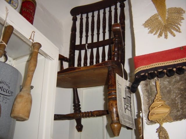 Haunted Objects Busby Chair 15 Haunted Objects That Will Scare The Hell Out Of You Tomatoheart 4