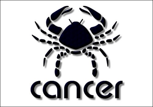 zodiac signs Cancer 1 The Shady Side of Your Zodiac Signs That You Always Ignored Tomatoheart 5