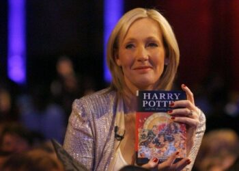 J.K. Rowling Is Giving Us More New Harry Potter Books This Year Tomatoheart.com 5