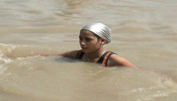 This 11-yr-old Indian girl plans to swim length of 13 Olympic marathons ( Meet Shraddha Shukla ) Tomatoheart.com 1