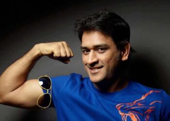mahendra-singh-dhoni-untold-story-tomatoheart