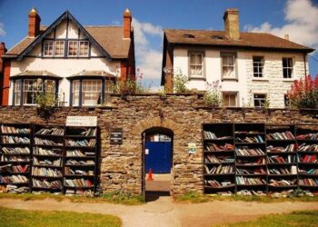 visit Kolkata hay on wye 166 This Small Place Is Called Every Bookworm’s Paradise ( Hay on Wye: The Town of Books ) Tomatoheart 2