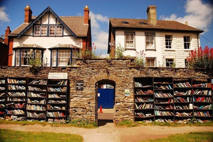 reducing weight hay on wye 166 This Small Place Is Called Every Bookworm’s Paradise ( Hay on Wye: The Town of Books ) Tomatoheart 3