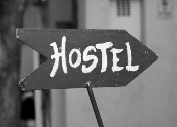 10 Awesome Perks of Living in a Hostel ( Hostel Life Experiences ) Tomatoheart.com 2