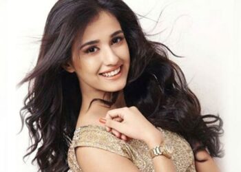 disha-patani-tomato-heart