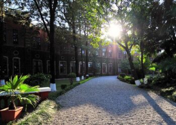 The Doon School m.b.porch | 10 Alluring Boarding School Campuses In India Travelling | 2 doon school dehradoon