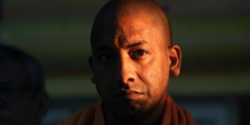 Yogi Aditynath Tomatoheart | 11 Interesting Facts Behind Uttar Pradesh's New Chief Minister- Yogi Adityanath smriti irani trolled | 14 Yogi Aditynath Tomatoheart